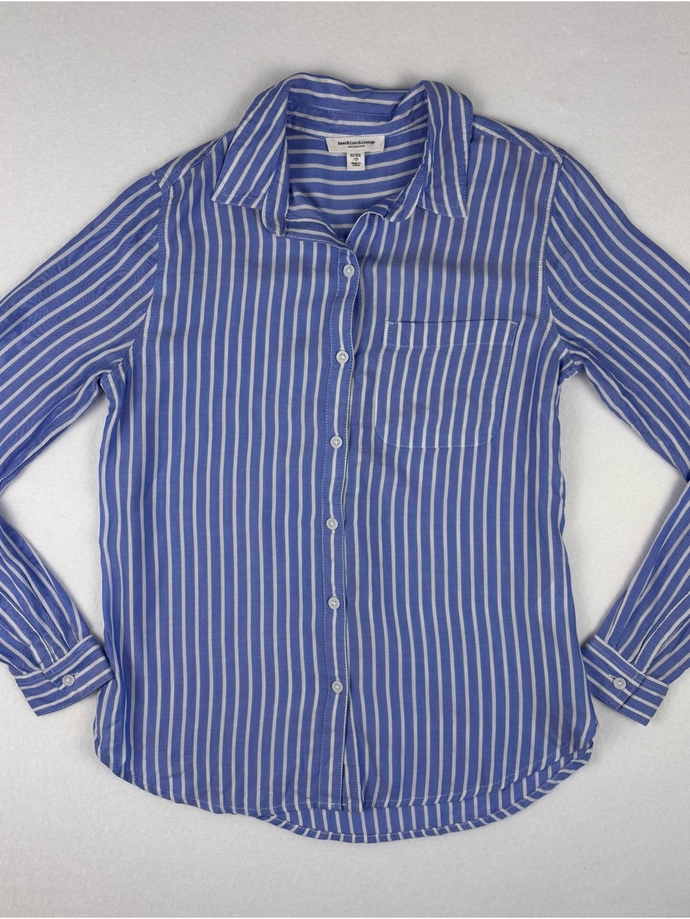 BeachLunchLounge Women’s XS Blue White Striped Button Down Shirt Tencel